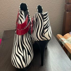 Zebra platform booties